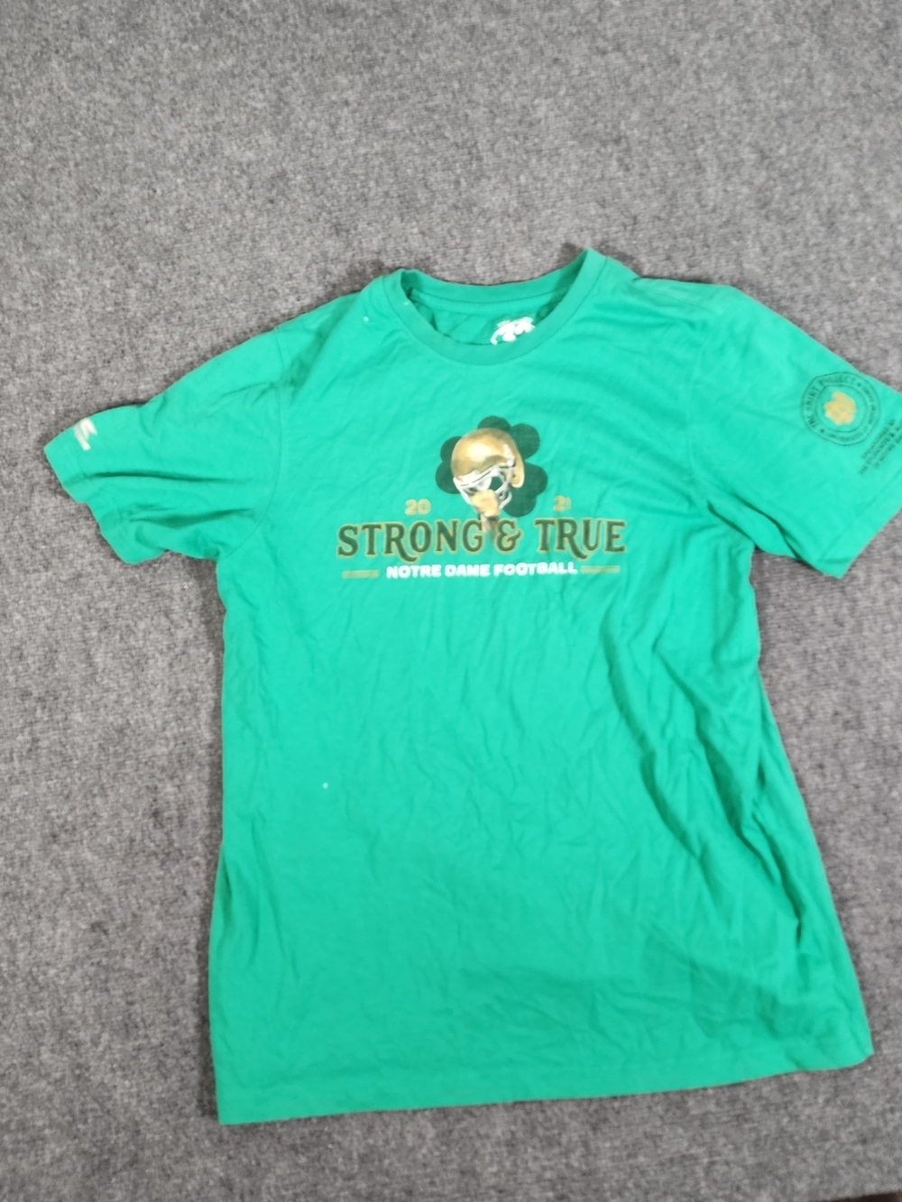 Notre Dame Football 2021 STRONG AND TRUE T-shirt Men s Size XL Short Sleeves
